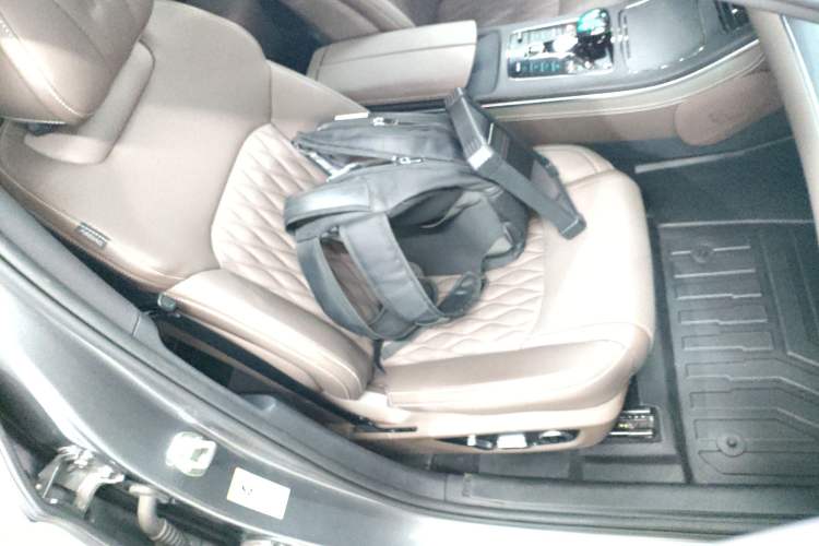 Used BYD Han 2022 DM-i 121KM Luxury Model Right Front Seat