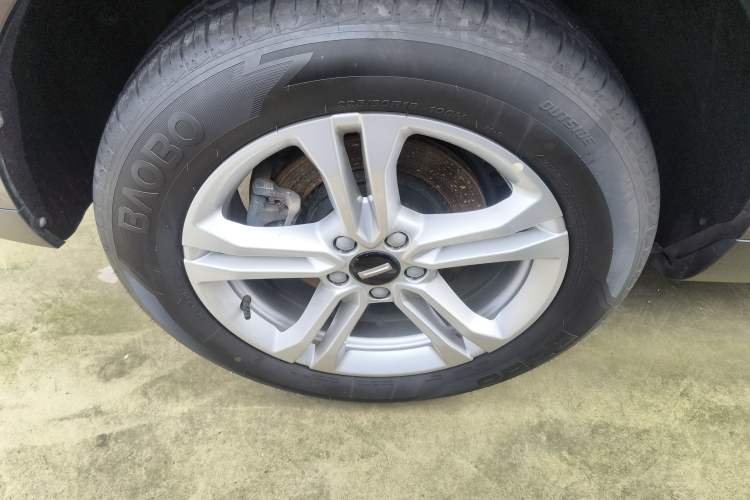 Used Wey VV5 2020 1.5T Two-Wheel Drive Color Pioneer Right Rear Wheel Hub