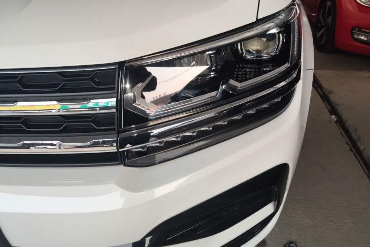 Used Volkswagen Tharu 2020 280TSI Two-Wheel Drive R-Line China VI Standard
