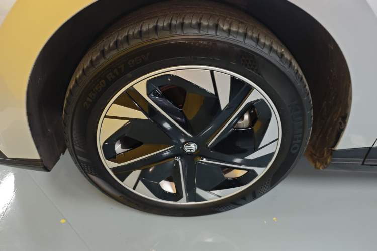 Used MG 4 EV 2023 415 km Range Sea-Faring Champion Edition Exterior 3