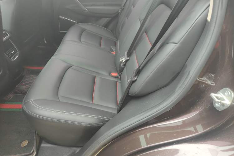 Used Geely Auto Emgrand X7 Sport 2018 1.8TD Automatic Two-Wheel Drive Smart Connect 4G Internet Edition Left Rear Seat