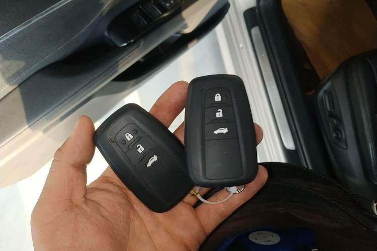 Used Toyota Camry 2021 2.5G Luxury Edition Vehicle Key