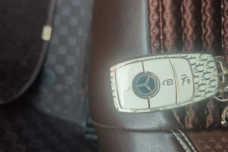 Used Mercedes-Benz E-Class 2017 E 300 L Sporty and Stylish Model