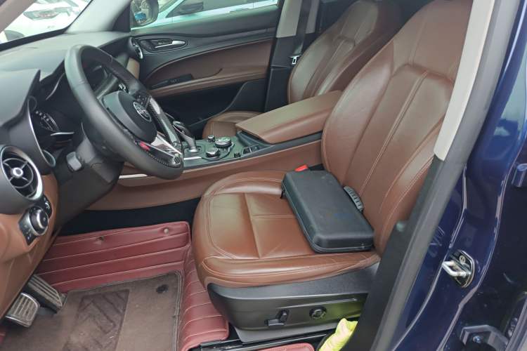 Used Alfa Romeo Stelvio 2017 2.0T 200HP Elite Edition Left Front Seat