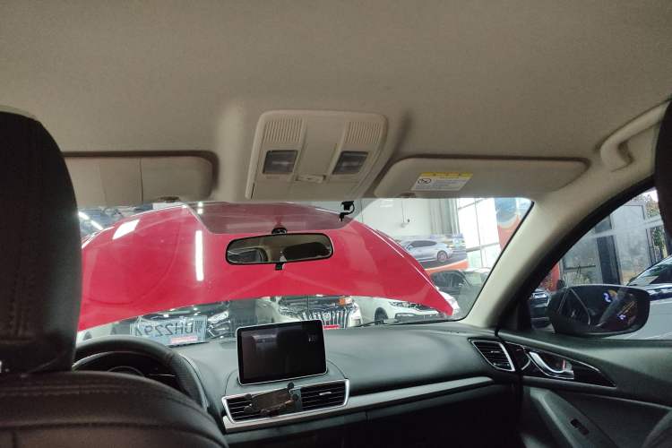 Used Mazda 3 Axela 2016 Sedan 1.5L Automatic Comfort Model