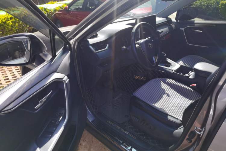 Used Toyota RAV4 2020 2.0L CVT 4x4 Trend Edition
