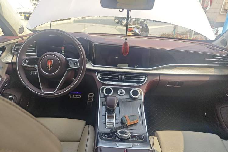 Used Hongqi H9 2022 3.0T Smart Connect Flagship Four-Seater Version Center Console