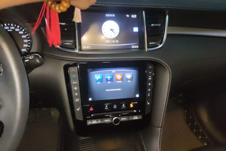 Used Infiniti QX50 2018 2.0T Two-Wheel Drive Fashion Edition Audio And AC Panel