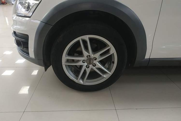 Used Audi Q5 2017 Plus 40 TFSI Technology Model