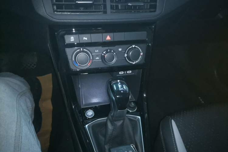 Used Volkswagen Tacqua 2021 1.5L Automatic Yue Zhi Lian Edition Gear Lever