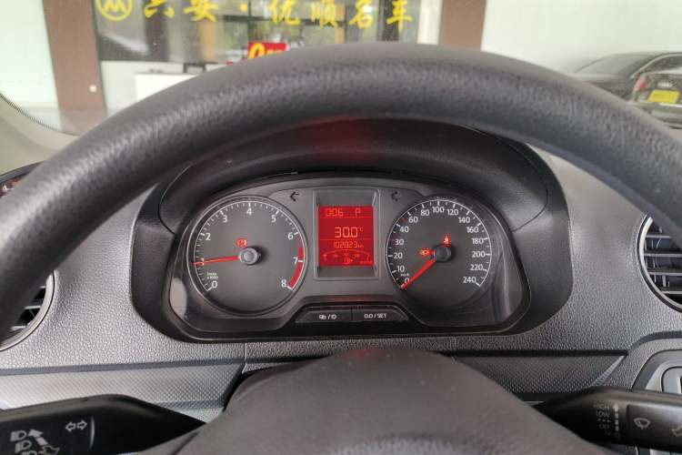 Used Volkswagen Jetta 2015 1.6L Automatic Fashion Model Instrument Cluster