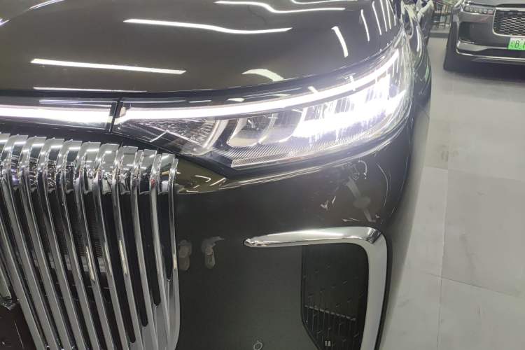 Used VOYAH Dream 2025 PHEV Four-Wheel-Drive Flagship Kunpeng Edition
