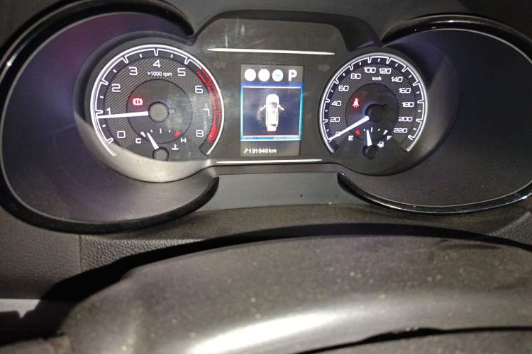 Used Dongfeng Aeolus AX7 2016 2.0L Automatic Zhiyi Trim Odometer Close Up