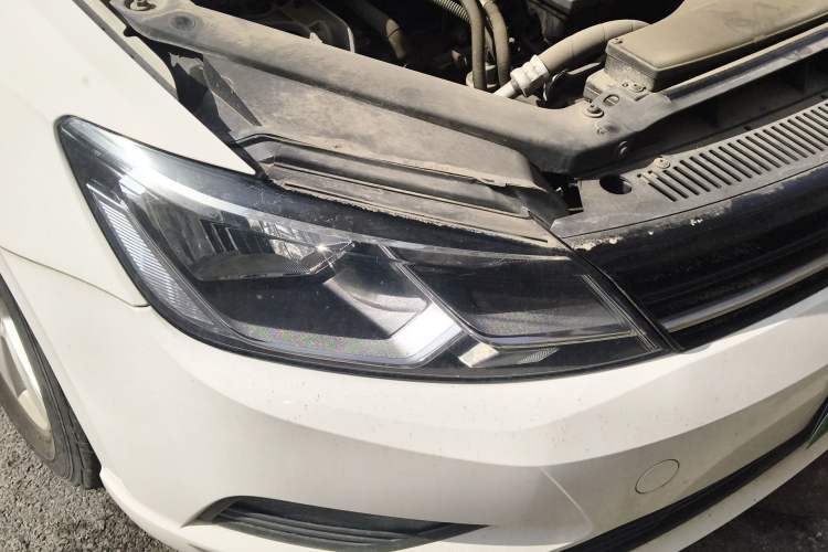 Used Volkswagen Lamando 2015 230TSI DSG Fashion Edition Right Front Headlight