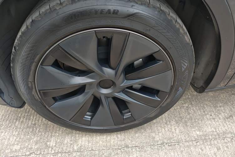 Used Tesla Model Y 2024 Rear-Wheel-Drive Version Left Front Wheel Hub