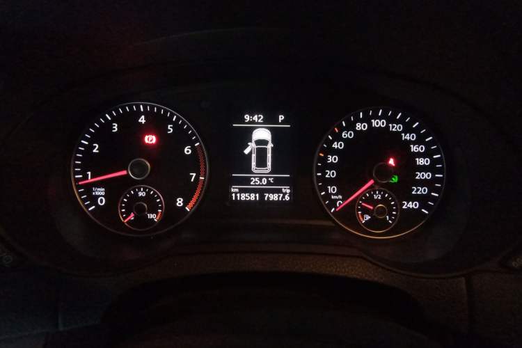 Used Volkswagen Sharan 2015 1.8TSI Comfort Model
