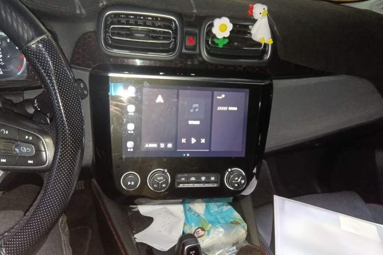 Used Lynk & Co 02 2020 1.5T DCT Two-Wheel Drive Pro Edition Audio And AC Panel