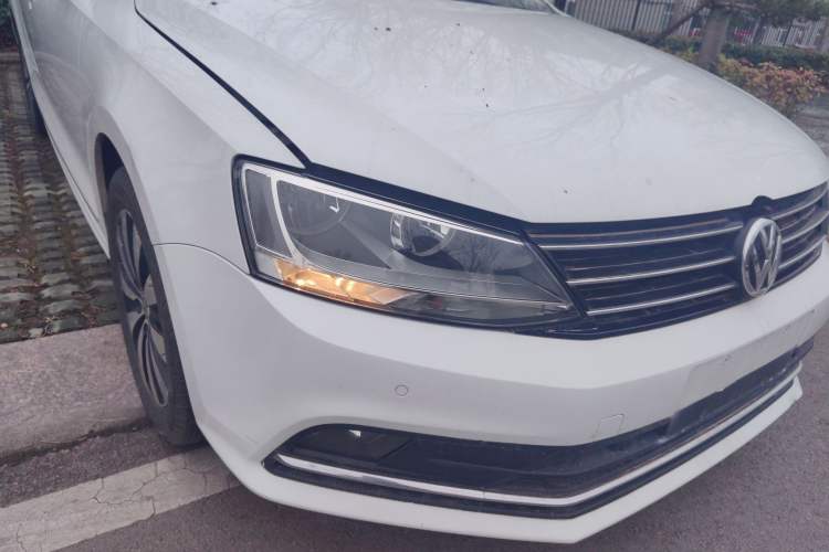 Used Volkswagen Sagitar 2015 230TSI Automatic Luxury Model