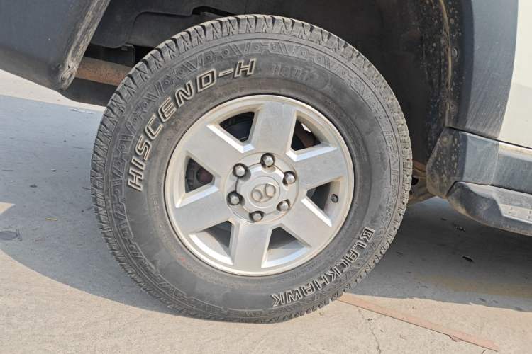 Used BAIC Off-Road BJ40 2016 40L 2.0T Manual Two-Wheel Drive Luxury Edition
