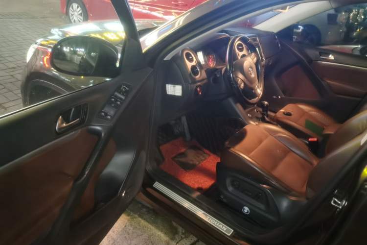 Used Volkswagen Tiguan 2013 2.0 TSI Automatic All-Wheel-Drive Flagship Edition