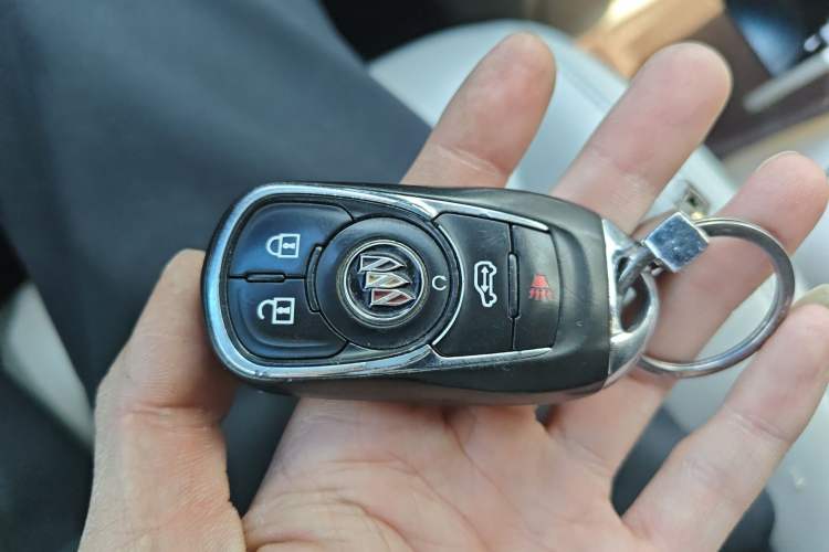 Used Buick GL8 2023 Land Executive Class Smart Enjoyment Model
