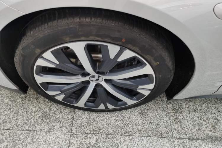 Used Nio ET7 2024 75 kWh Executive Edition Exterior 4