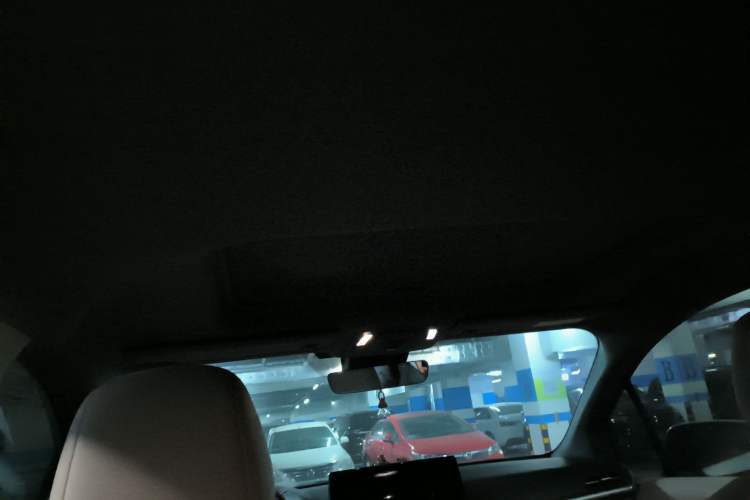 Used Toyota Granvia 2022 2.5L Hybrid Premium Edition