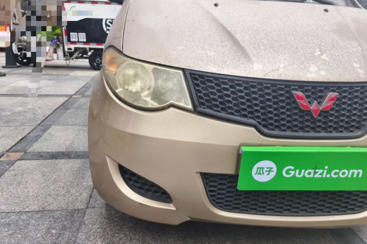 Used Wuling Hongguang 2014 1.5L Base Version Right Front Headlight