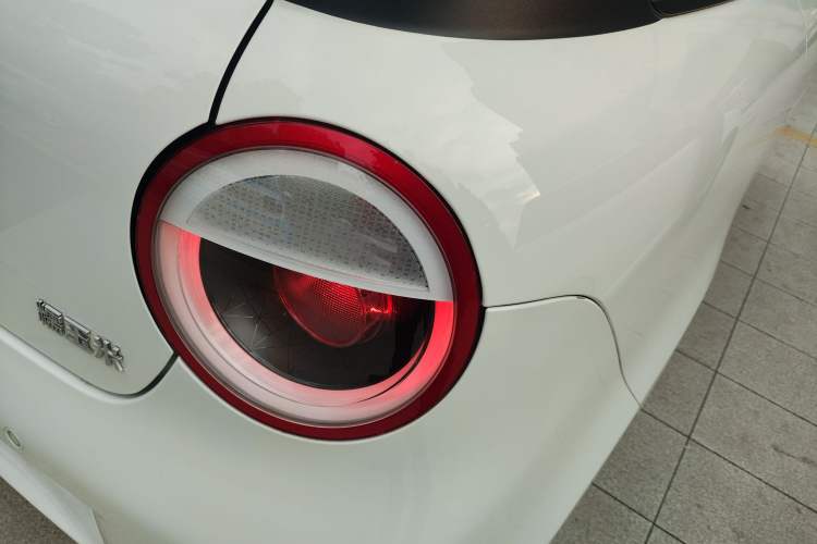 Used CHANGAN NEVO Lumin 2022 155 km – Refreshingly Sweet Edition Right Rear Taillight
