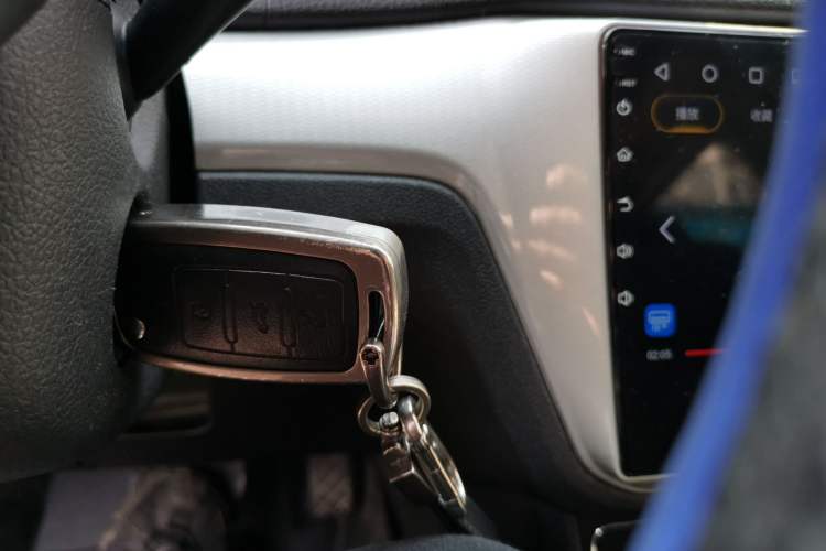 Used Volkswagen Gran Lavida 2015 1.6L Automatic Comfort Edition Vehicle Key