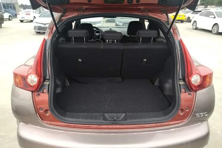 Used Infiniti ESQ 2014 1.6L Spontaneous Edition