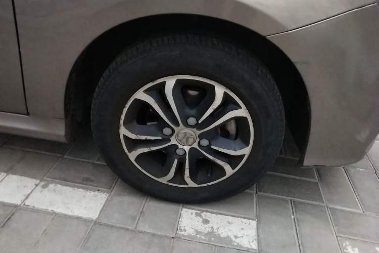 Used BAIC Senova D20 2015 Sedan 1.5L Automatic Lotte Edition Right Front Wheel Hub