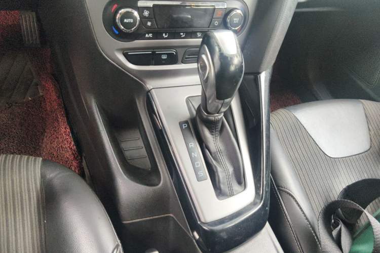 Used Ford Focus 2012 Hatchback 1.6L Automatic Fashion Edition
