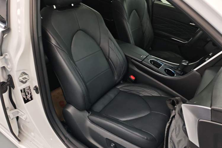 Used Toyota Avalon 2023 Dual-Motor 2.5L XLE Prestige Edition