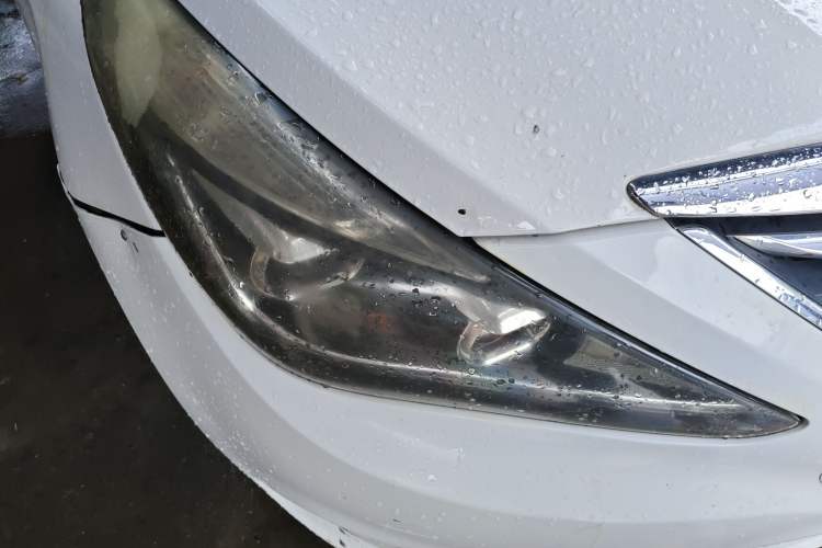 Used Hyundai Sonata 2013 2.0L Automatic Fashion Edition Right Front Headlight