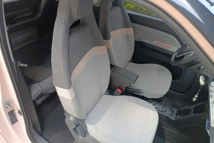 Used Wuling Hongguang MINIEV 2022 Macaron Premium Model – Lithium Iron Phosphate Right Front Seat