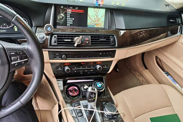 Used BMW 5 Series 2014 525Li Leading Model
