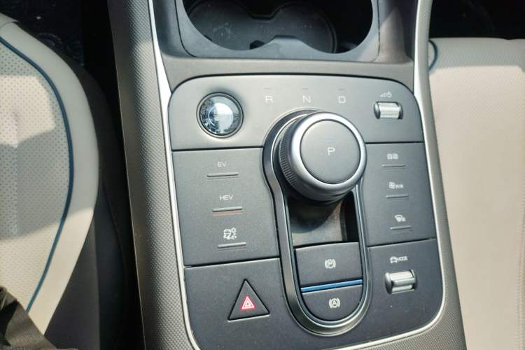 Used BYD Destroyer 05 2024 HONOR Edition DM-i 55KM Luxury Model Gear Lever