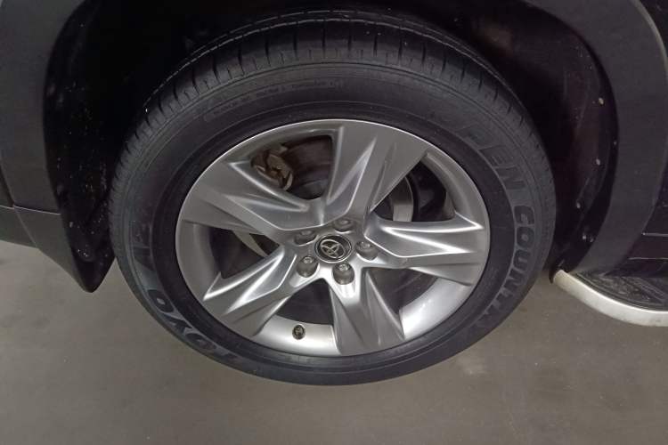 Used Toyota Highlander 2018 2.0T Four-Wheel Drive Luxury Version 7 Seats China VI Standard
