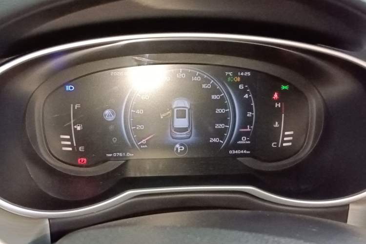 Used Geely Auto Emgrand X7 Sport 2018 1.8TD Automatic Two-Wheel Drive Smart Connect 4G Internet Edition
