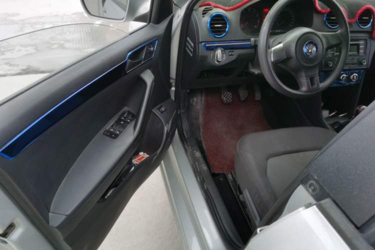 Used Volkswagen Jetta 2015 Value Edition 1.6L Manual Fashionable Style
