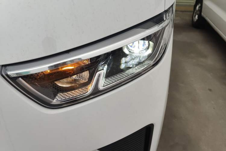 Used Wuling Yangguang 2025 Model 400km Bus Edition—Comfort Edition