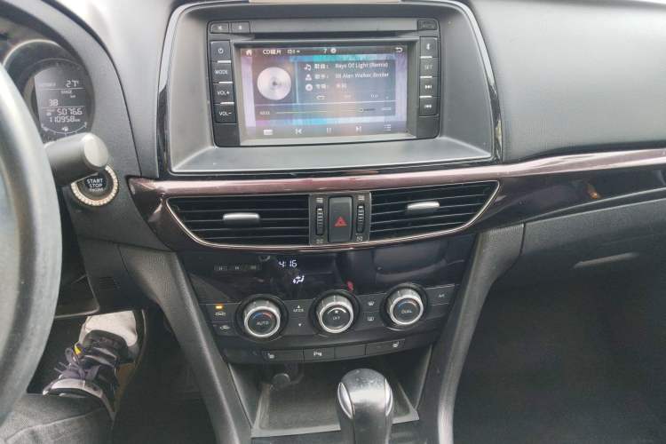 Used Mazda Atenza 2014 2.5L Blue Sky Prestige Edition Audio And AC Panel