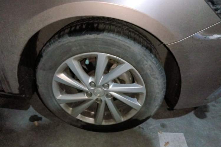 Used Buick Verano 2018 Sedan 15S Automatic Leading Model Right Front Wheel Hub