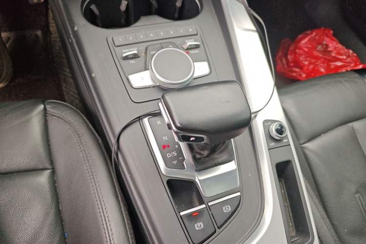 Used Audi A4L 2019 40 TFSI Fashion Edition China VI Emission Standard
