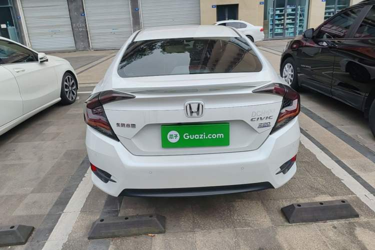 Used Honda Civic 2016 220TURBO CVT Luxury Edition
