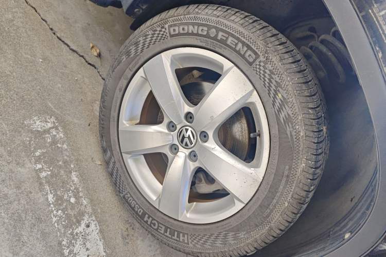 Used Volkswagen Tiguan 2012 1.8TSI Automatic Two-Wheel Drive Elite Edition Right Front Wheel Hub