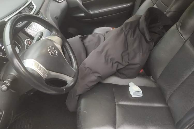 Used Nissan X-Trail 2015 2.0L CVT Comfort MAX Edition 2WD Left Front Seat