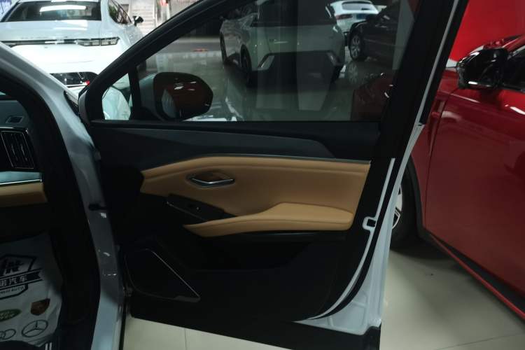 Used BYD Song L DM-i 2024 112 km Leading Edition