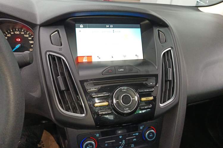 Used Ford Focus 2017 Sedan 1.6L Automatic Fashion Edition Smart Drive Version
